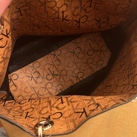 Reversible Calvin Klein Purse - Picture 8 of 12